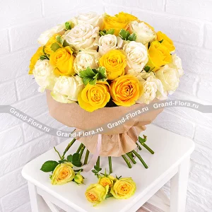 My sun - bouquet of yellow and white roses